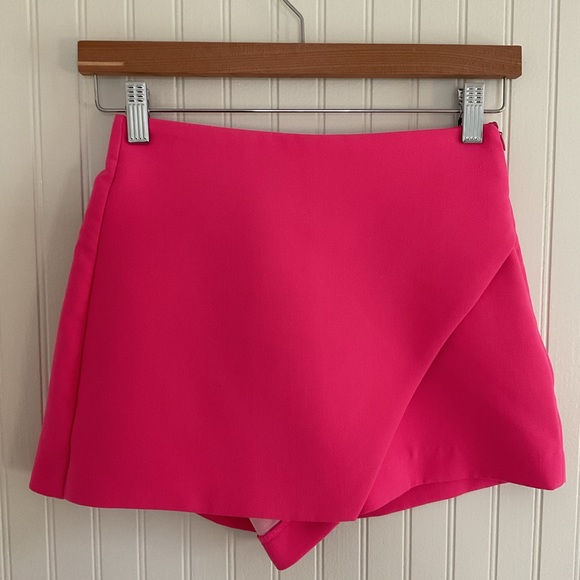 Zara Dresses & Skirts - Zara Asymmetric Skort Fuchsia